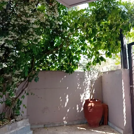 Stella's Jasmine Apartment